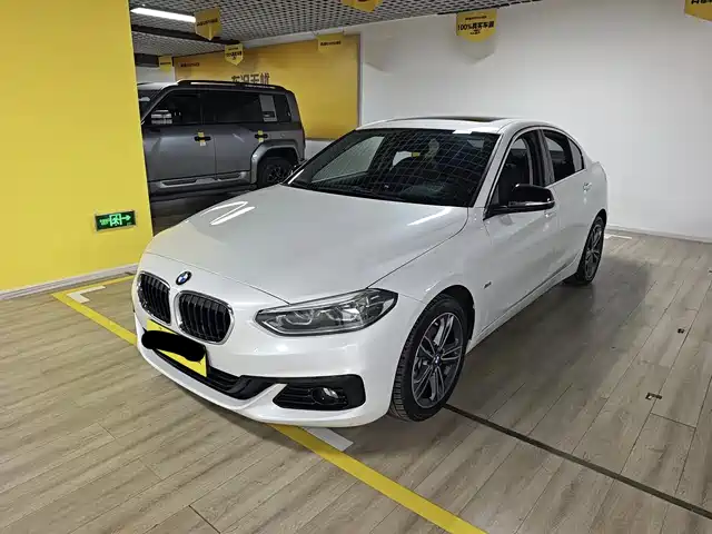 BMW 1 SERIES