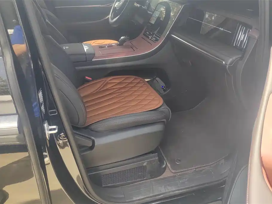 GAC TRUMPCHI TRUMPCHI M8