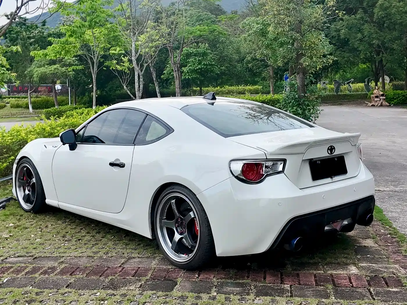 Toyota 86 2013 2.0L Automatic Luxury фото 57