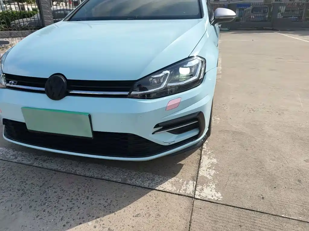 Photo 24 - Volkswagen Golf