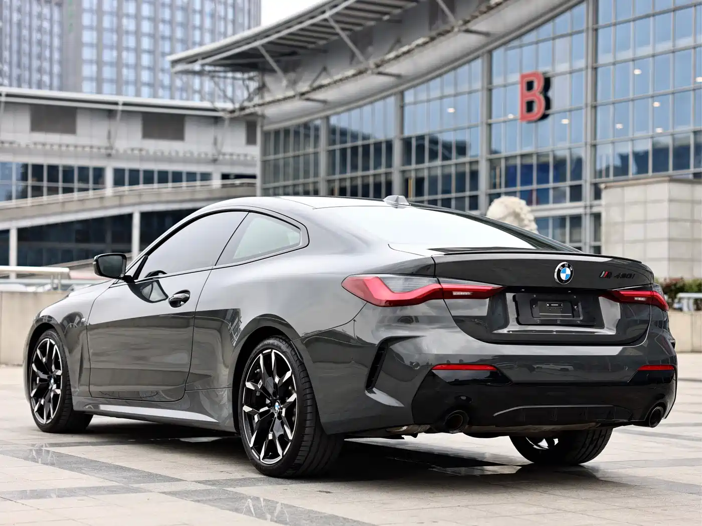 BMW 4 Series 2024 430i M Sport Shadow Edition фото 9