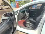 Photo 16 - Volkswagen Golf