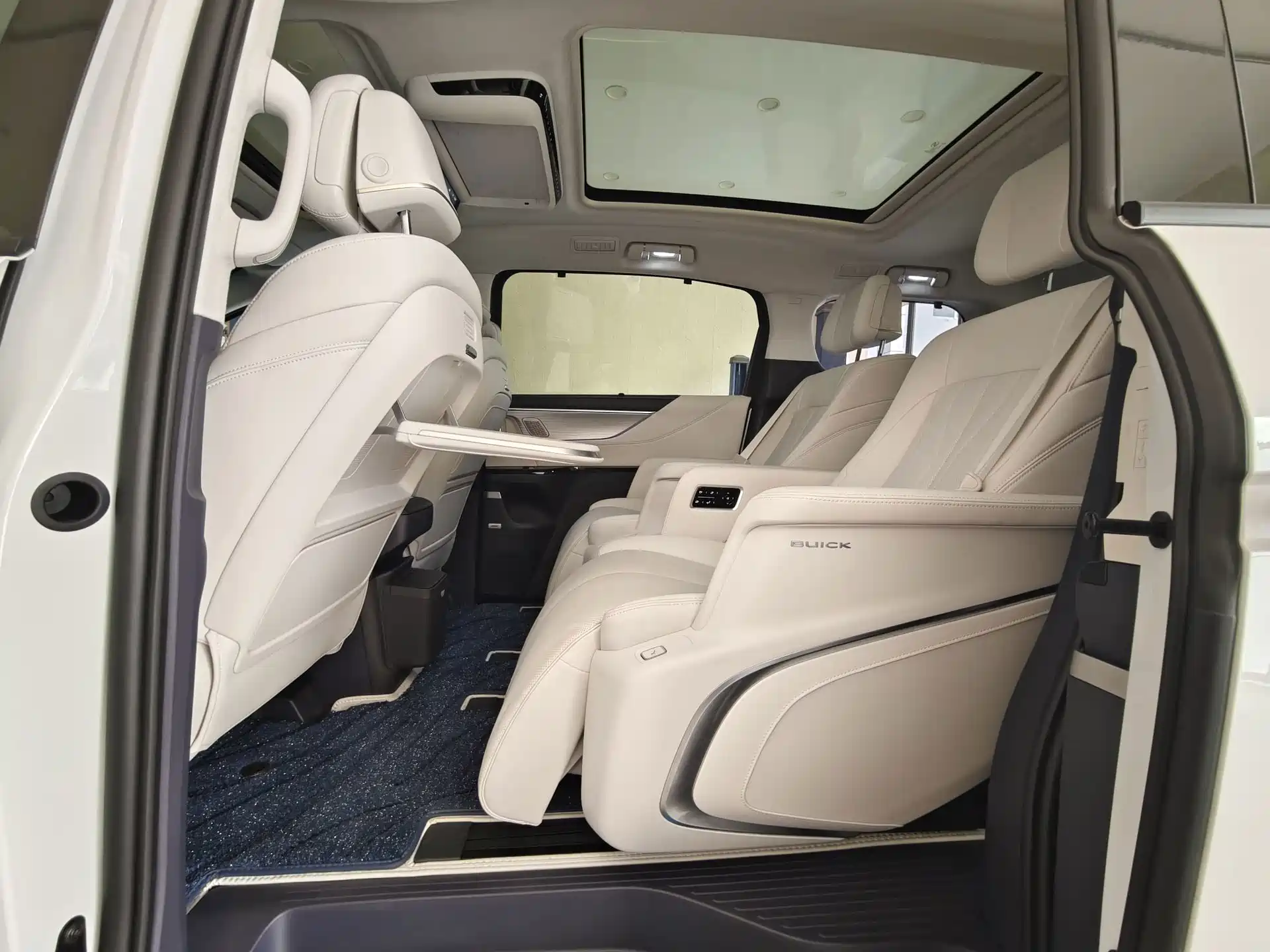 Фото 14 - Buick GL8