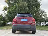 Photo 5 - Chevrolet Trax