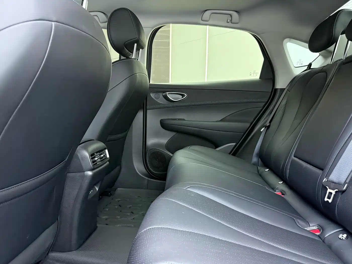 BYD Hai Bao 05 DM-i 2026 2026 Model DM-i 210KM Premium Edition