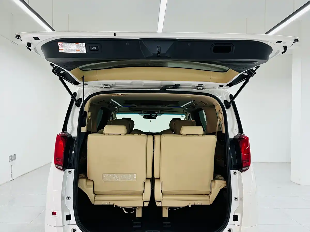 Toyota Alphard 2018 Facelift 3.5L Premium Edition фото 18