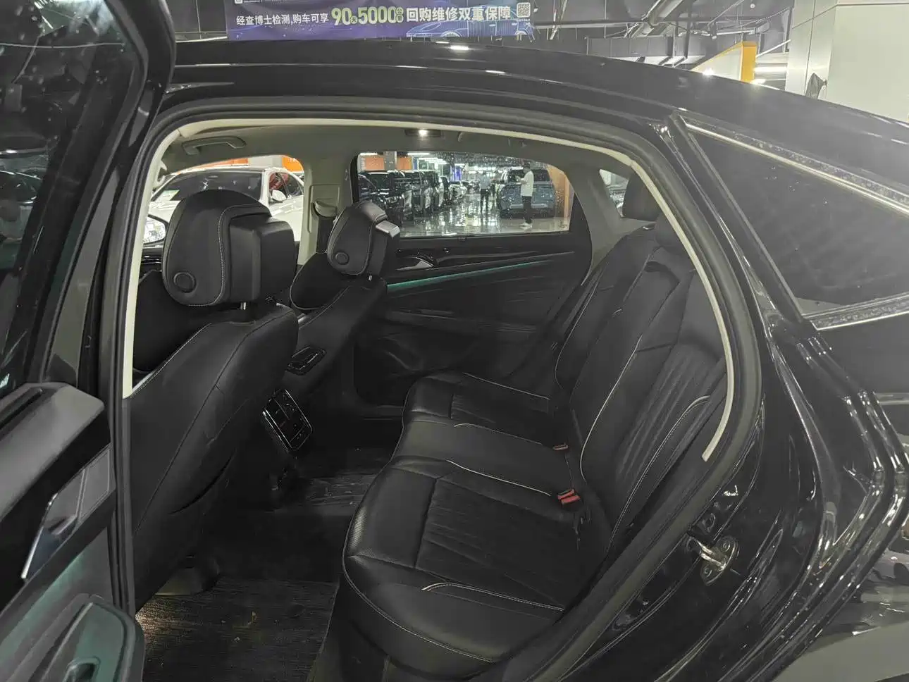 Фото 9 - Volkswagen Passat