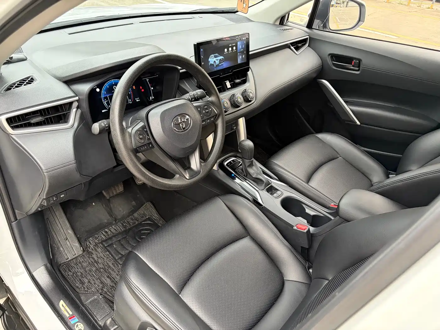 Toyota Corolla Cross 2024 Model 2.0L Pioneer Edition фото 4