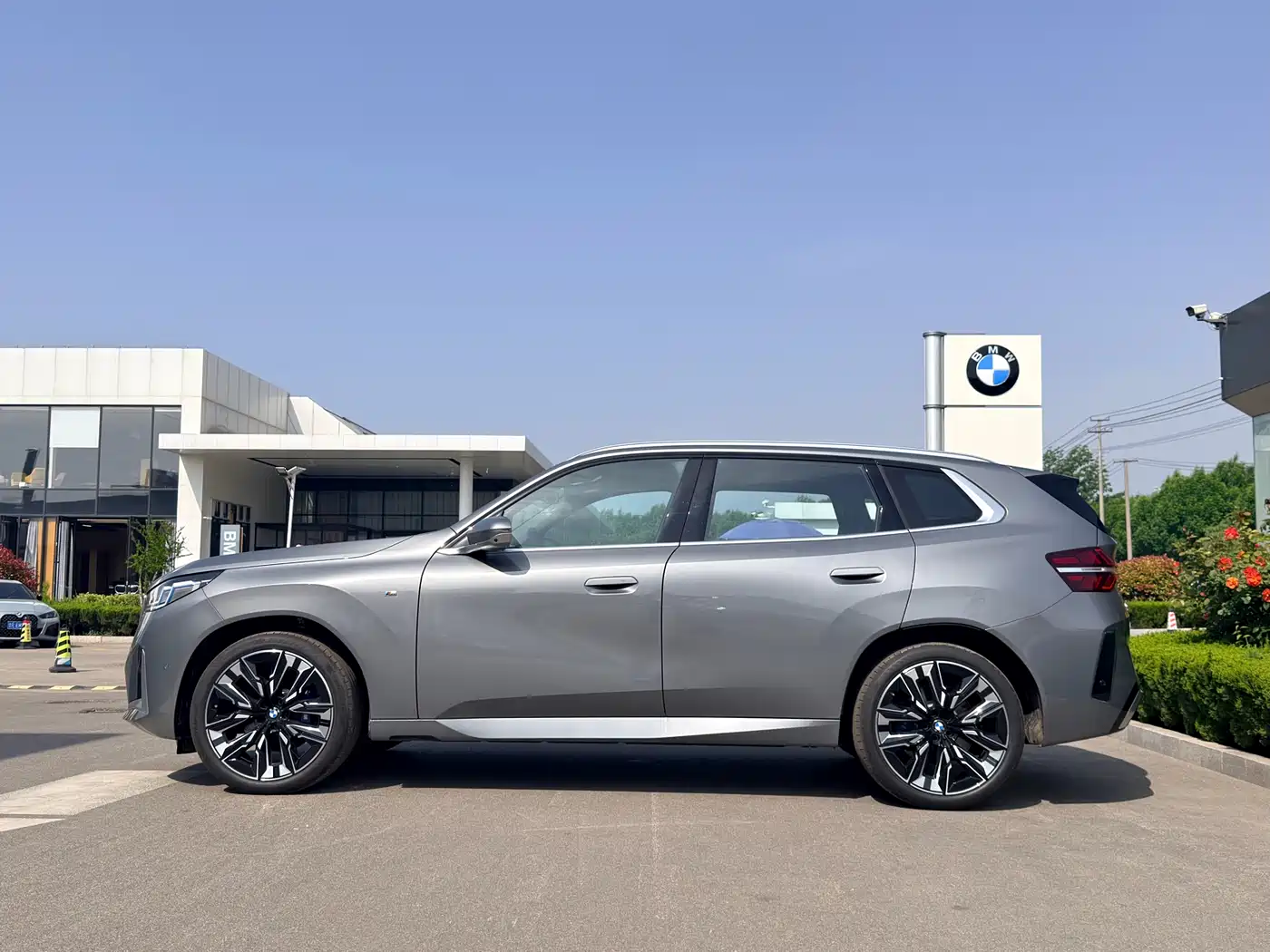 BMW X3 2025 xDrive30L Premium Model M Sport Black Package фото 2