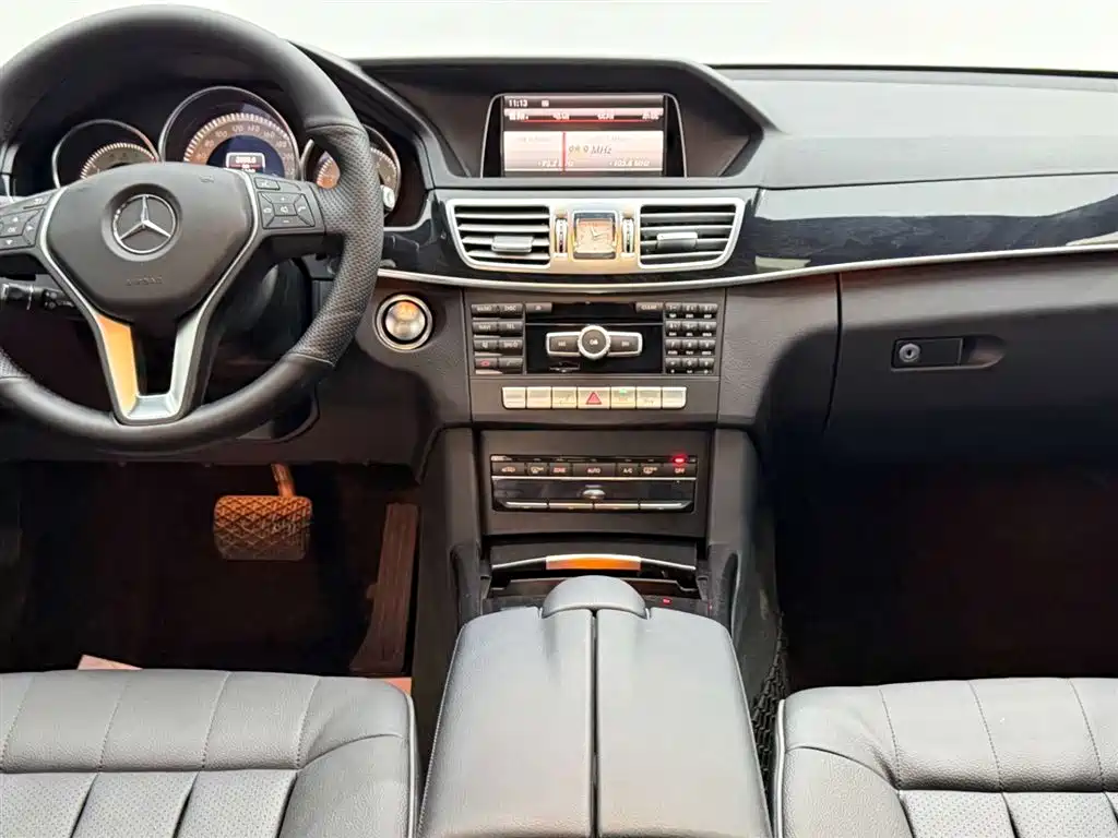 Mercedes-Benz E-Class 2015 E 200 L Sport фото 26