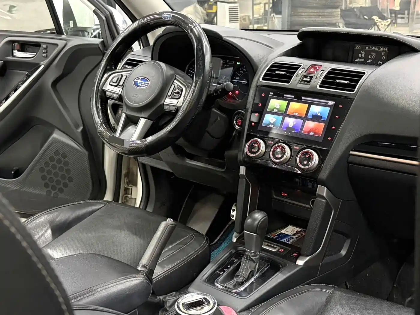 Subaru Forester 2016 2.5i Prestige Navigation Edition фото 8