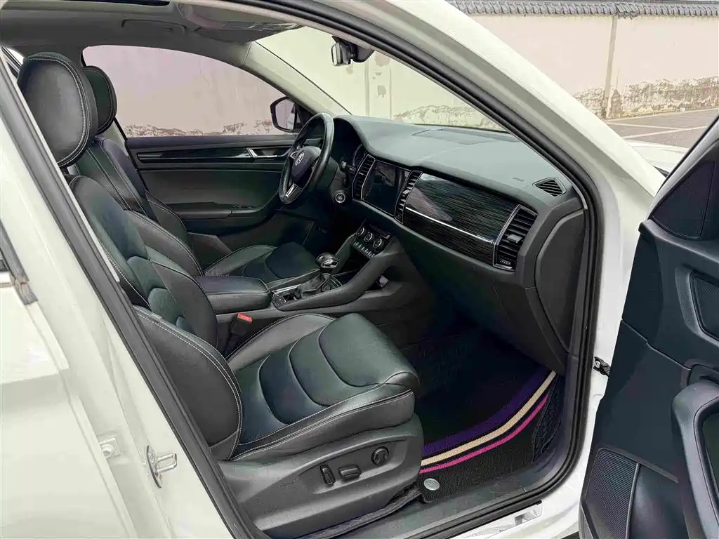 Škoda Kodiaq 2018 Facelift TSI330 7-seat 2WD Luxury Tech Edition фото 6