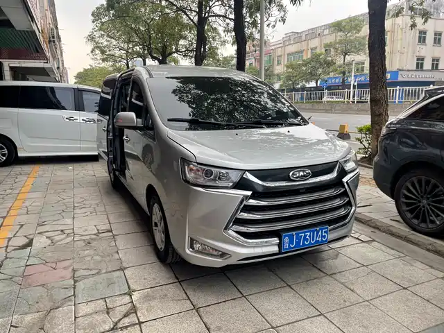 JAC Motors RUIFENG M4