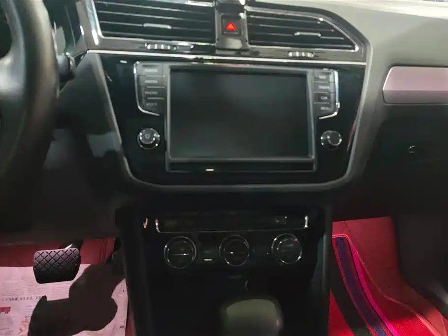 Volkswagen Tiguan L 2017 330TSI Automatic 2WD Flagship Edition фото 13