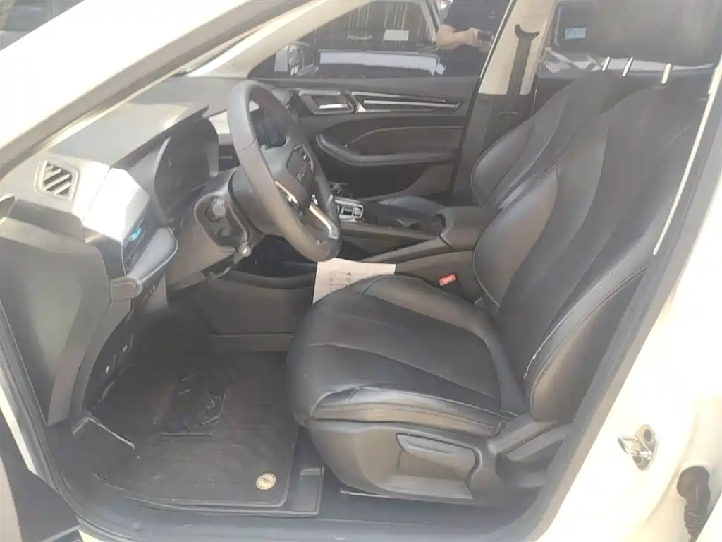 ROEWE EI5