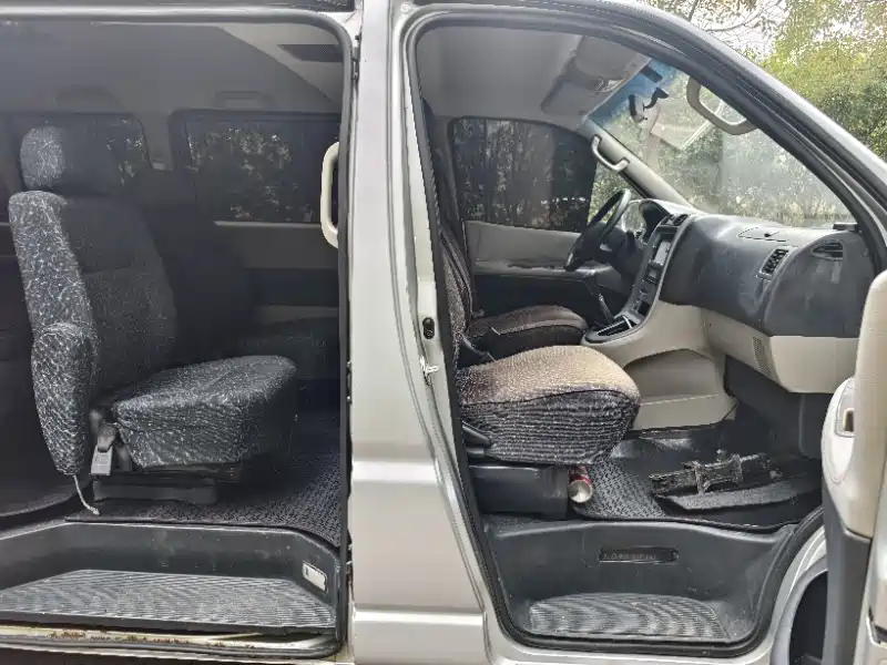 Jinbei Grace 2015 2016 2.0L Classic Luxury Long Wheelbase 9-seater