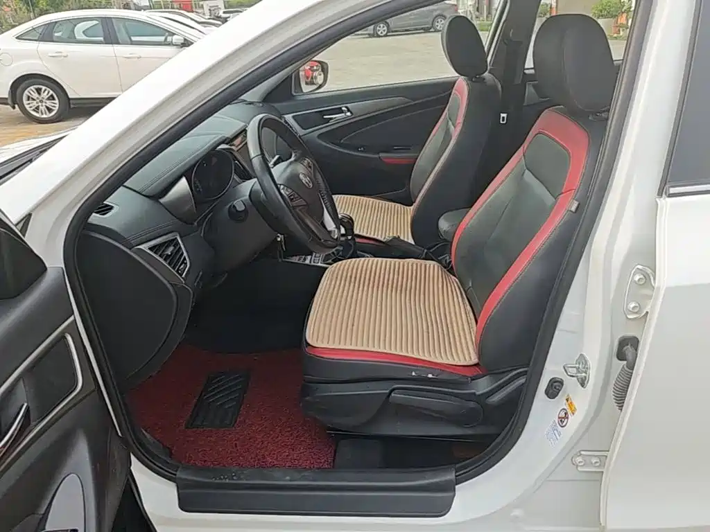 Changan Eado XT 2018 2016 1.6L Manual Stylish Cool Edition