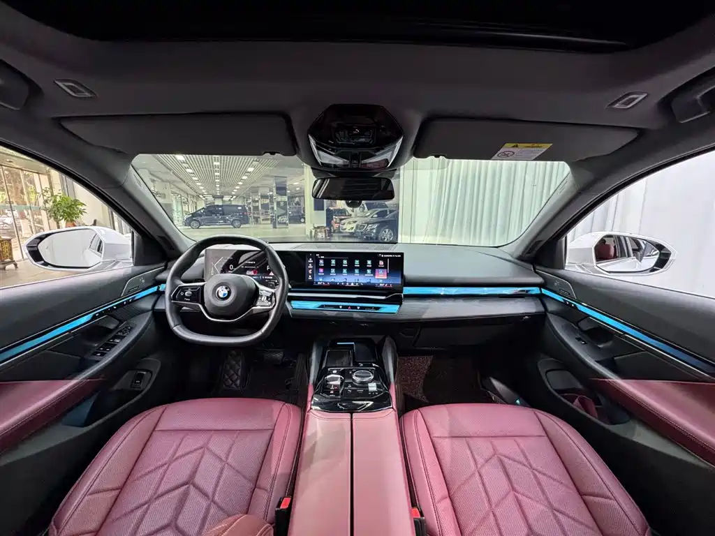 BMW 5 Series 2024 530Li Leading Model Luxury Package фото 6