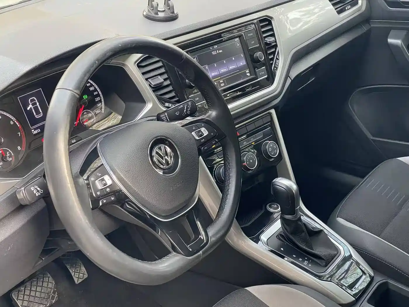 VOLKSWAGEN T-ROC EXPLORING SONGS