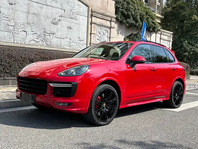 PORSCHE CAYENNE