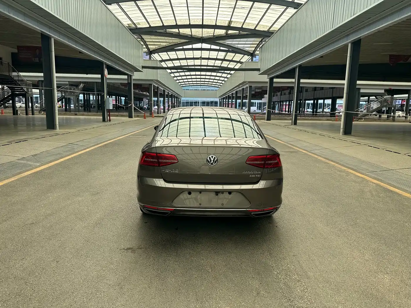 Volkswagen Magotan 2018 Facelift 330TSI DSG Luxury фото 6