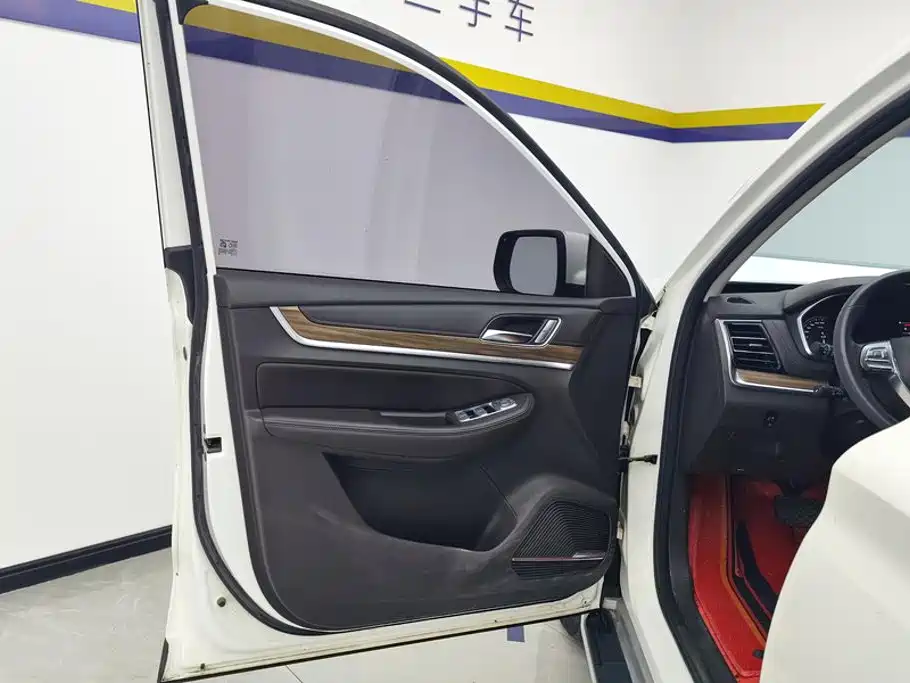 Roewe RX8 2019 2019 30T Intelligent Internet 2WD Flagship Edition