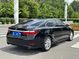 Фото 7 - Lexus ES