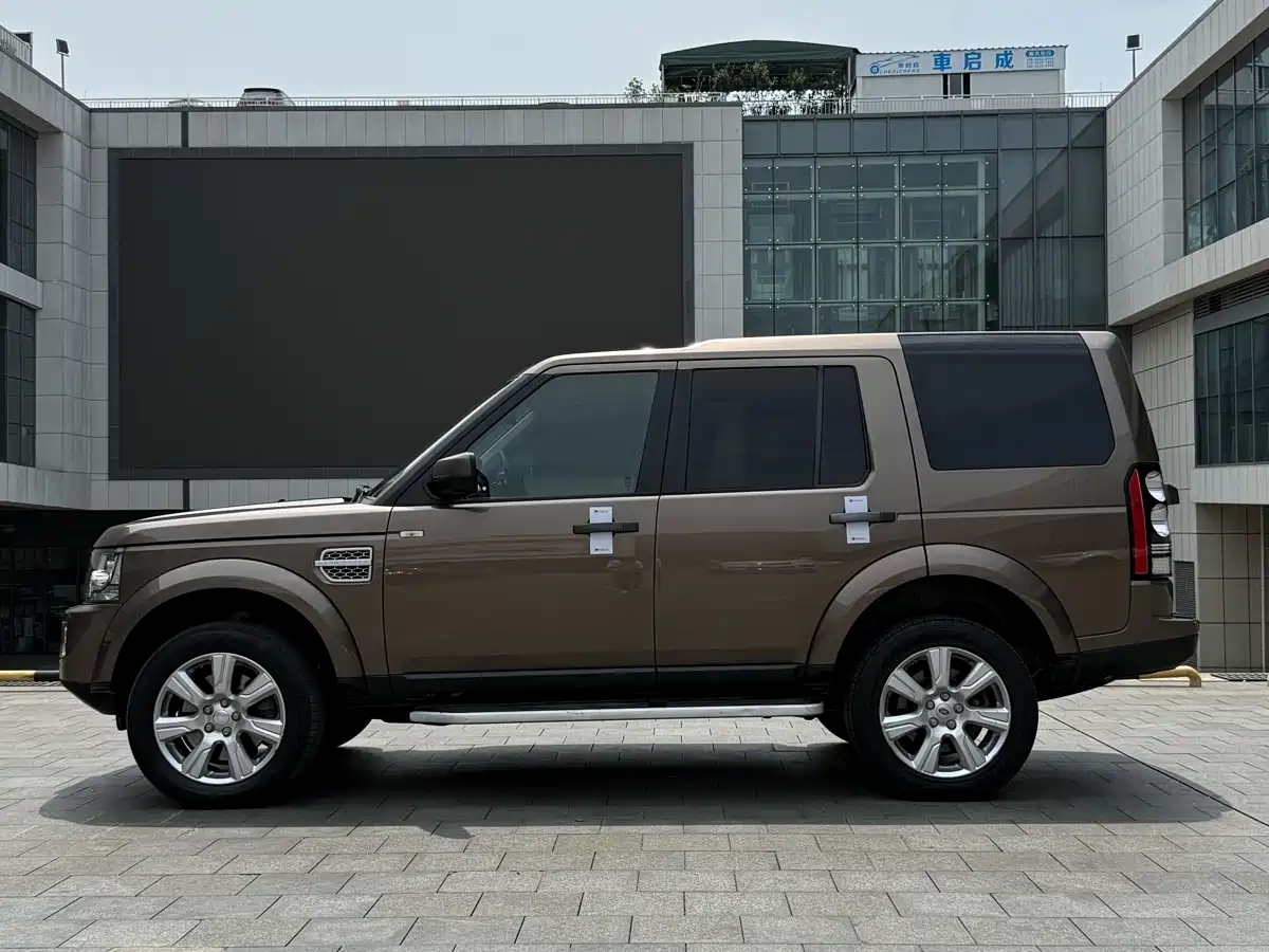 Land Rover Discovery 2013 3.0 SDV6 HSE Diesel фото 5