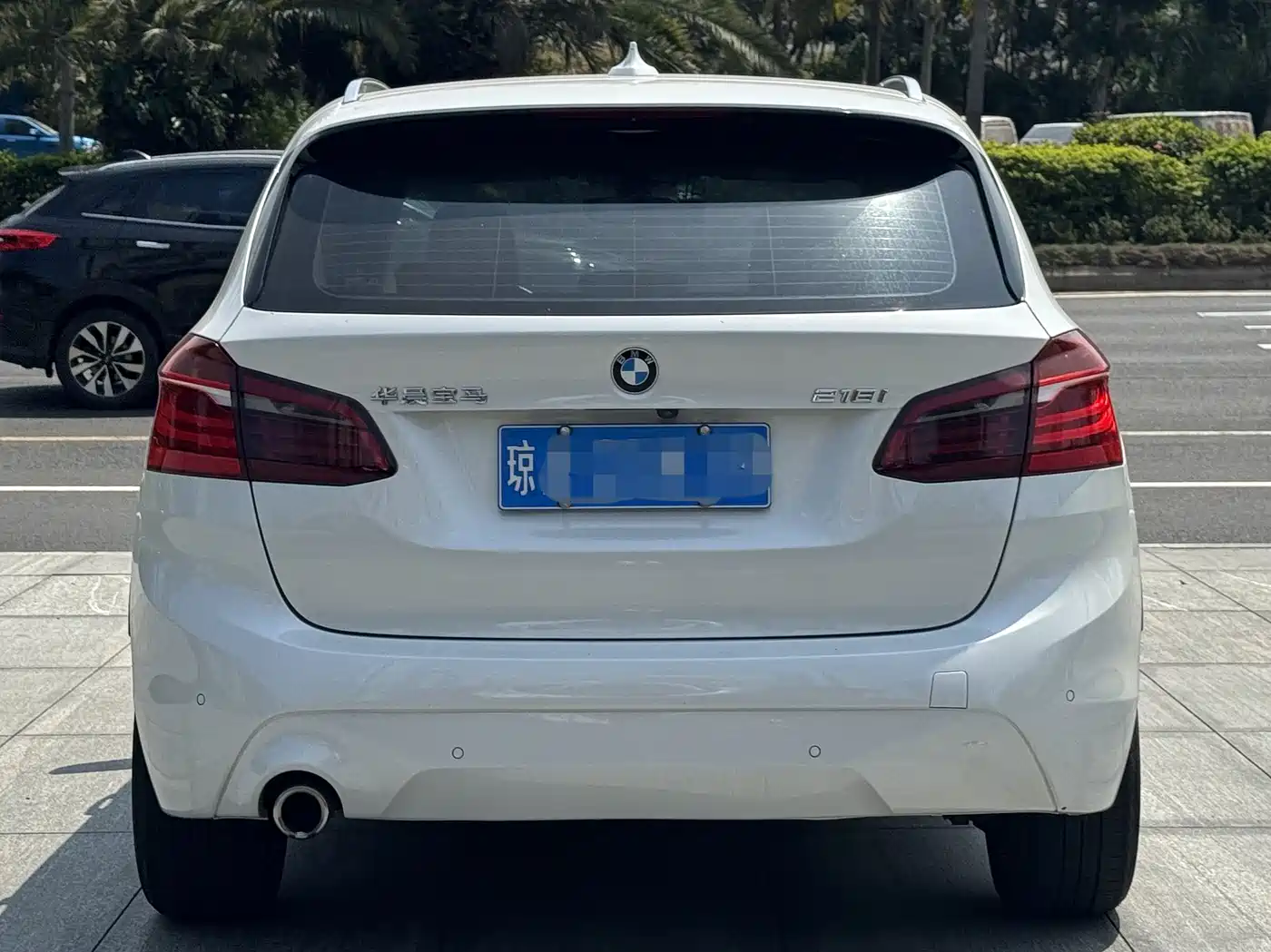 BMW 2 Series Touring 2018 218i Luxury Line фото 5