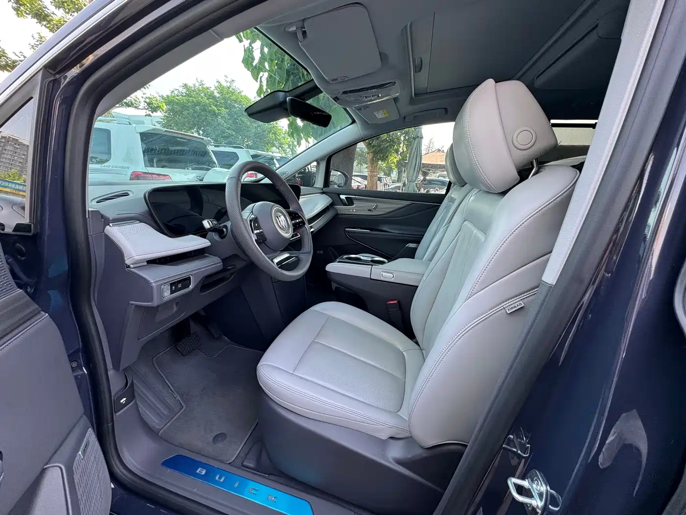 Buick GL8 2025 Land Honor Premium Edition фото 5