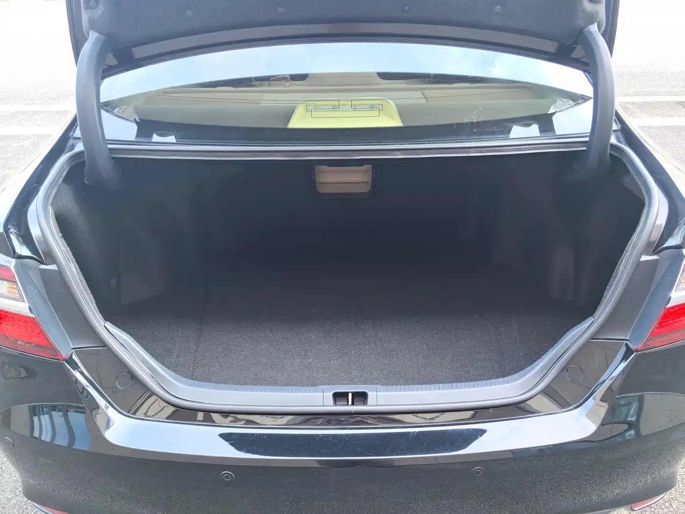 Toyota Camry 2015 2.0G Leading Edition фото 13