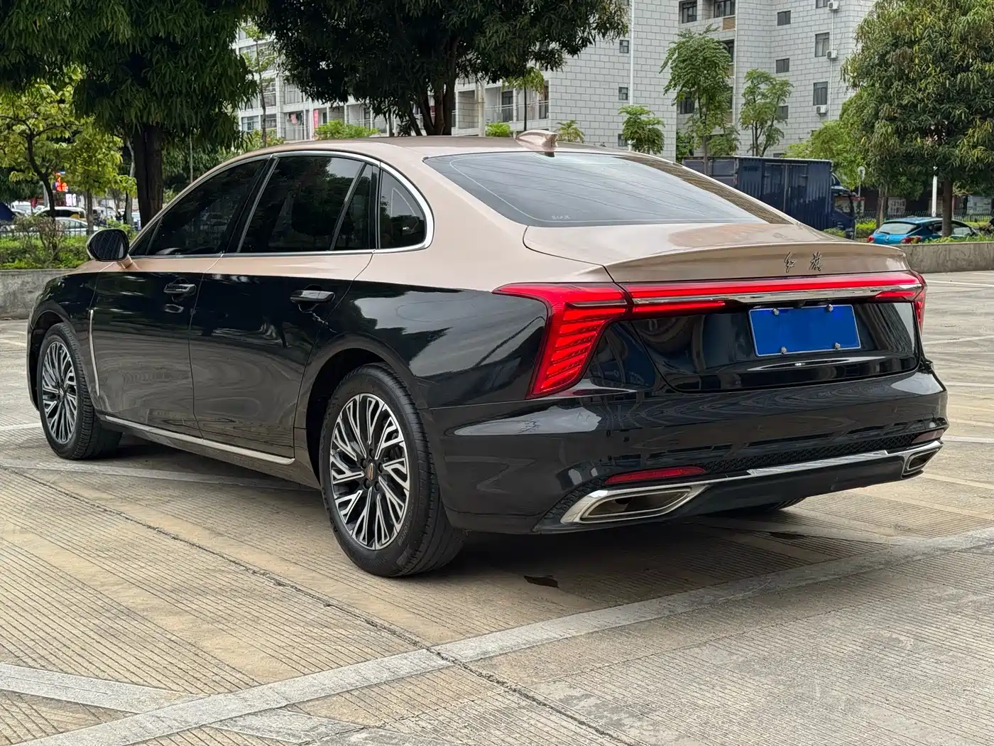 Hongqi H5 2023 2.0T Auto Smart Connect Flag Comfort фото 10