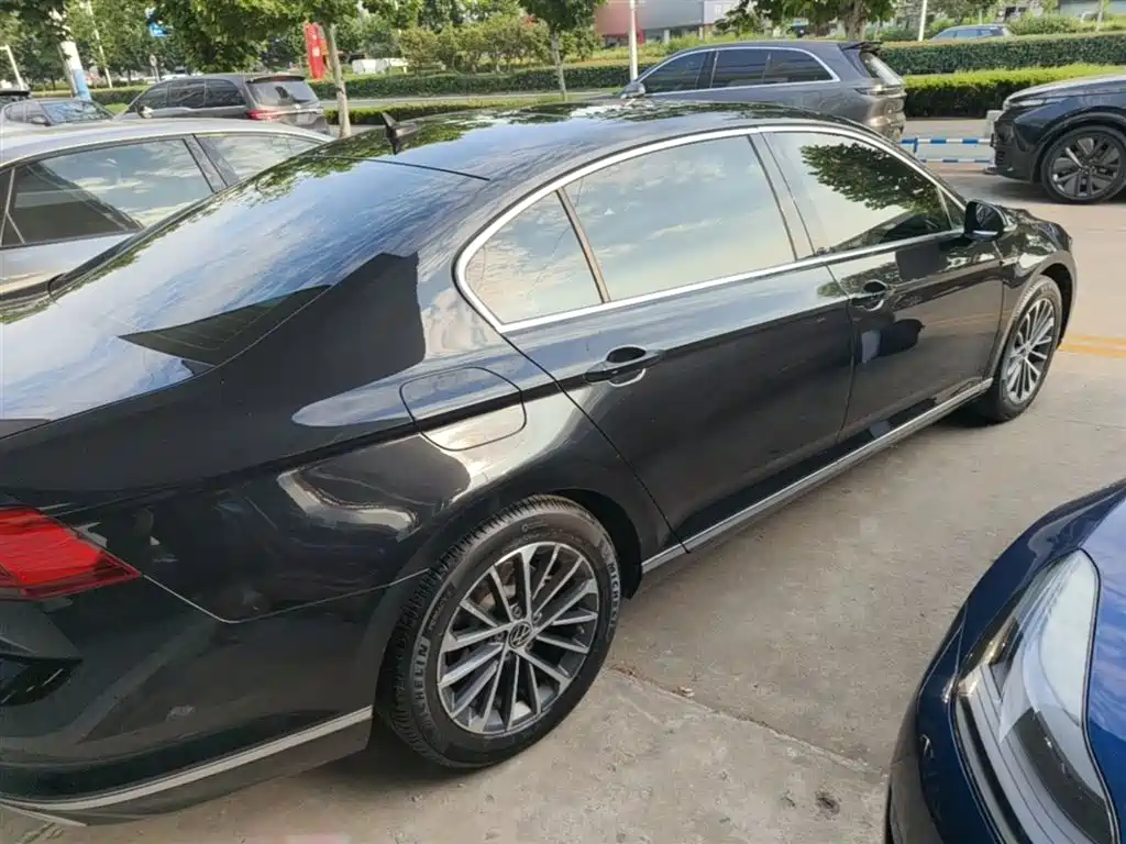 Volkswagen Magotan 2020 330TSI DSG Luxury фото 7