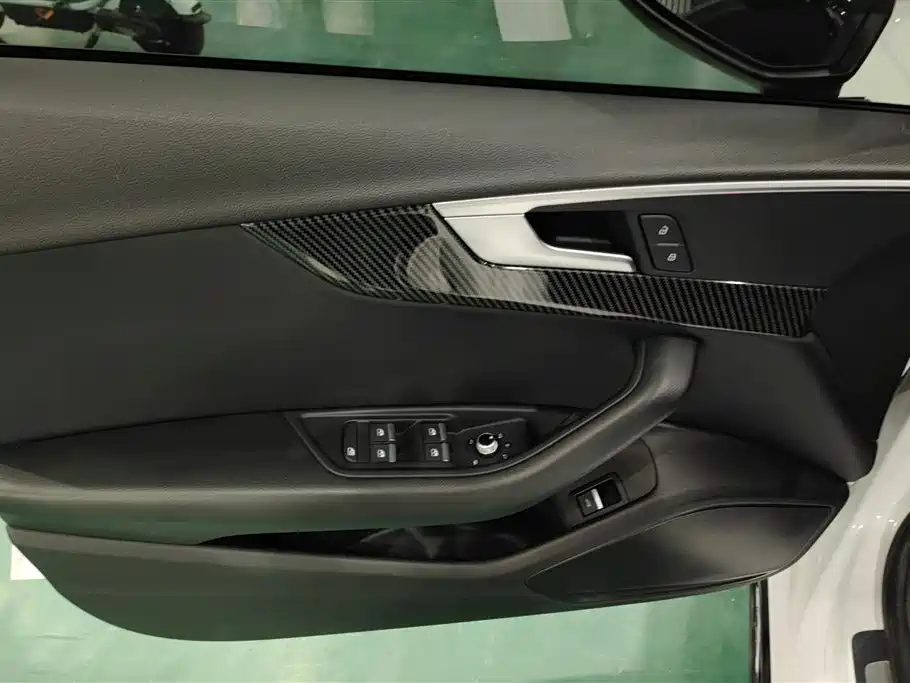Audi A4L 2020 40 TFSI Luxury Dynamic фото 7