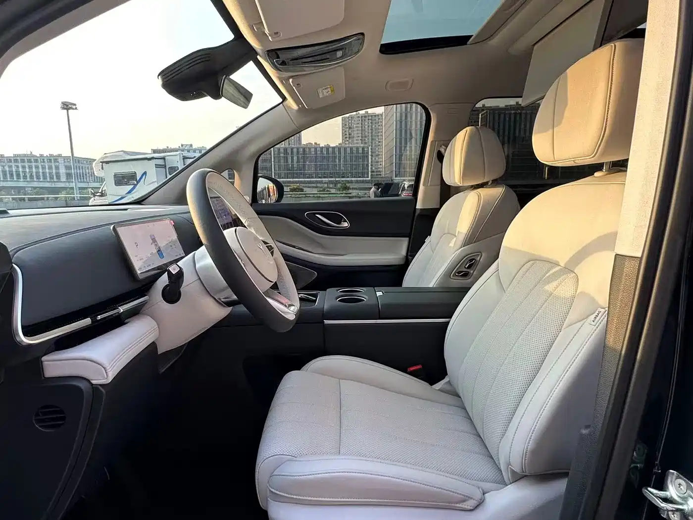 Voyah Dreamer 2026 2025 PHEV 4WD Kunpeng Premium Edition