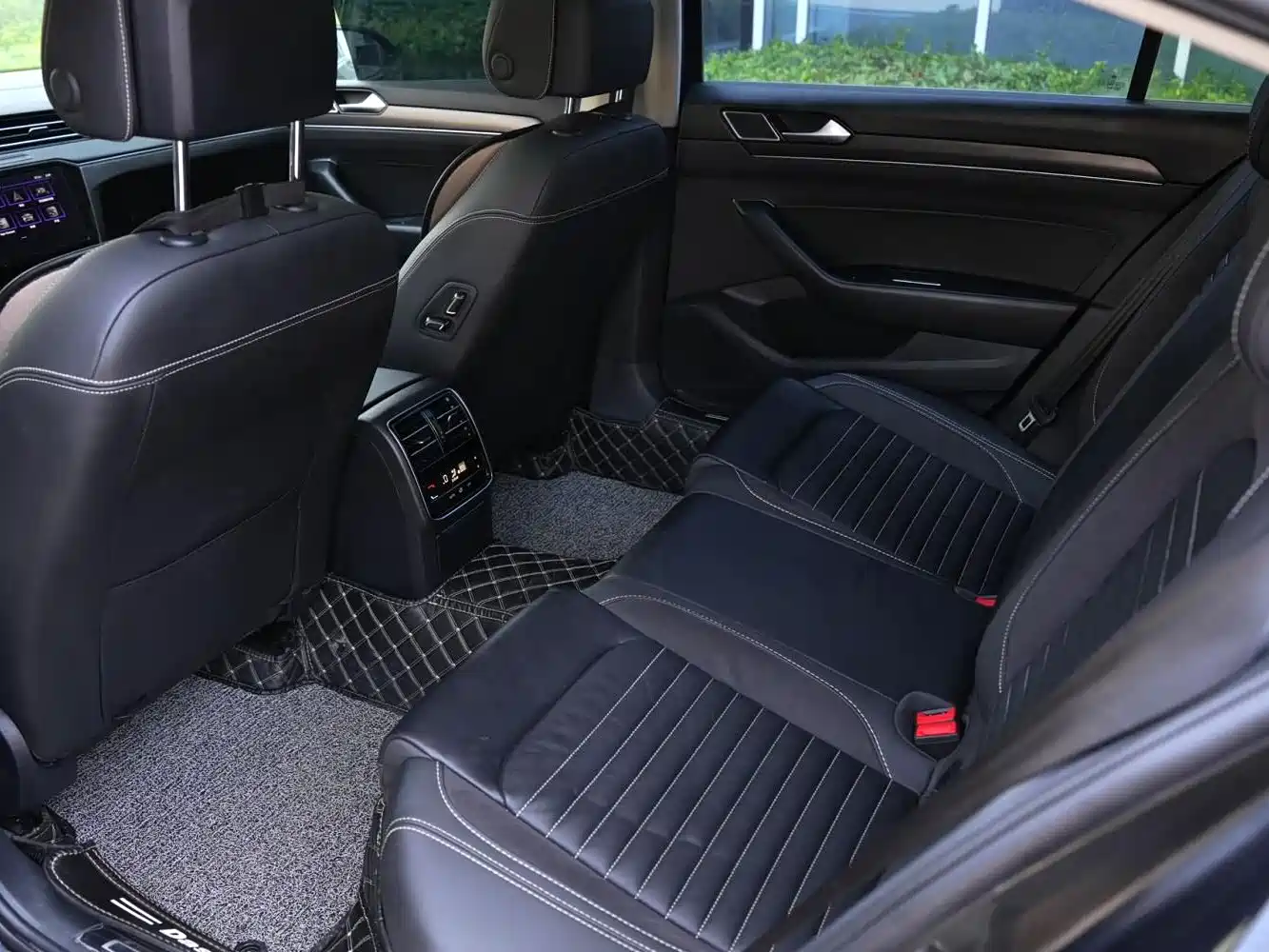 Volkswagen Magotan 2020 330TSI DSG Leading фото 5