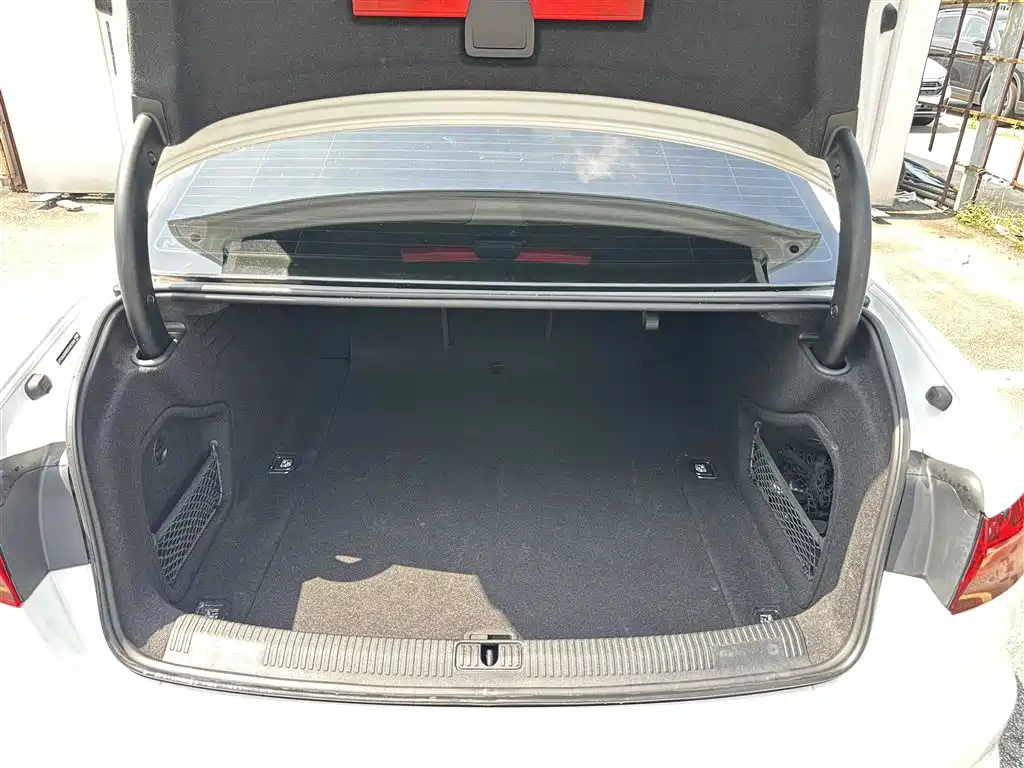 Audi A4L 2024 40 TFSI Luxury Dynamic фото 8