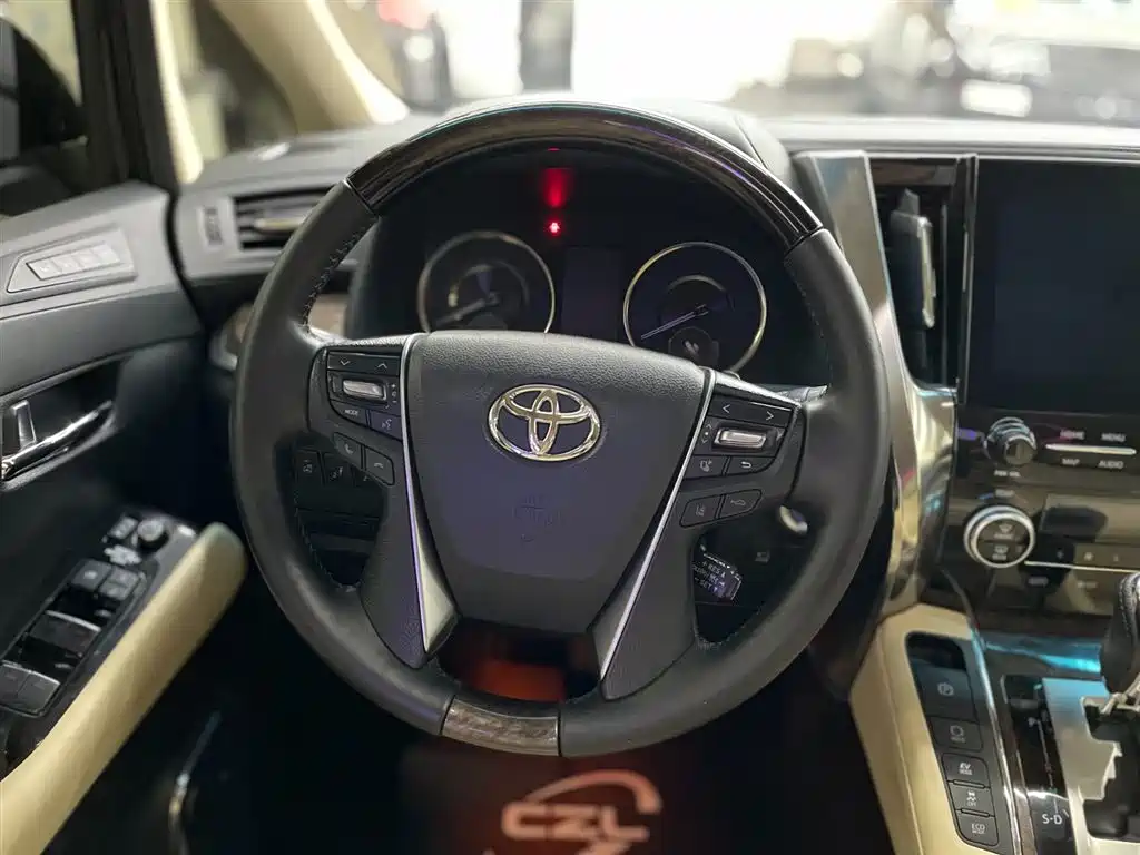 Toyota Vellfire 2021 Crown Hybrid 2.5L HV Premium Edition фото 10