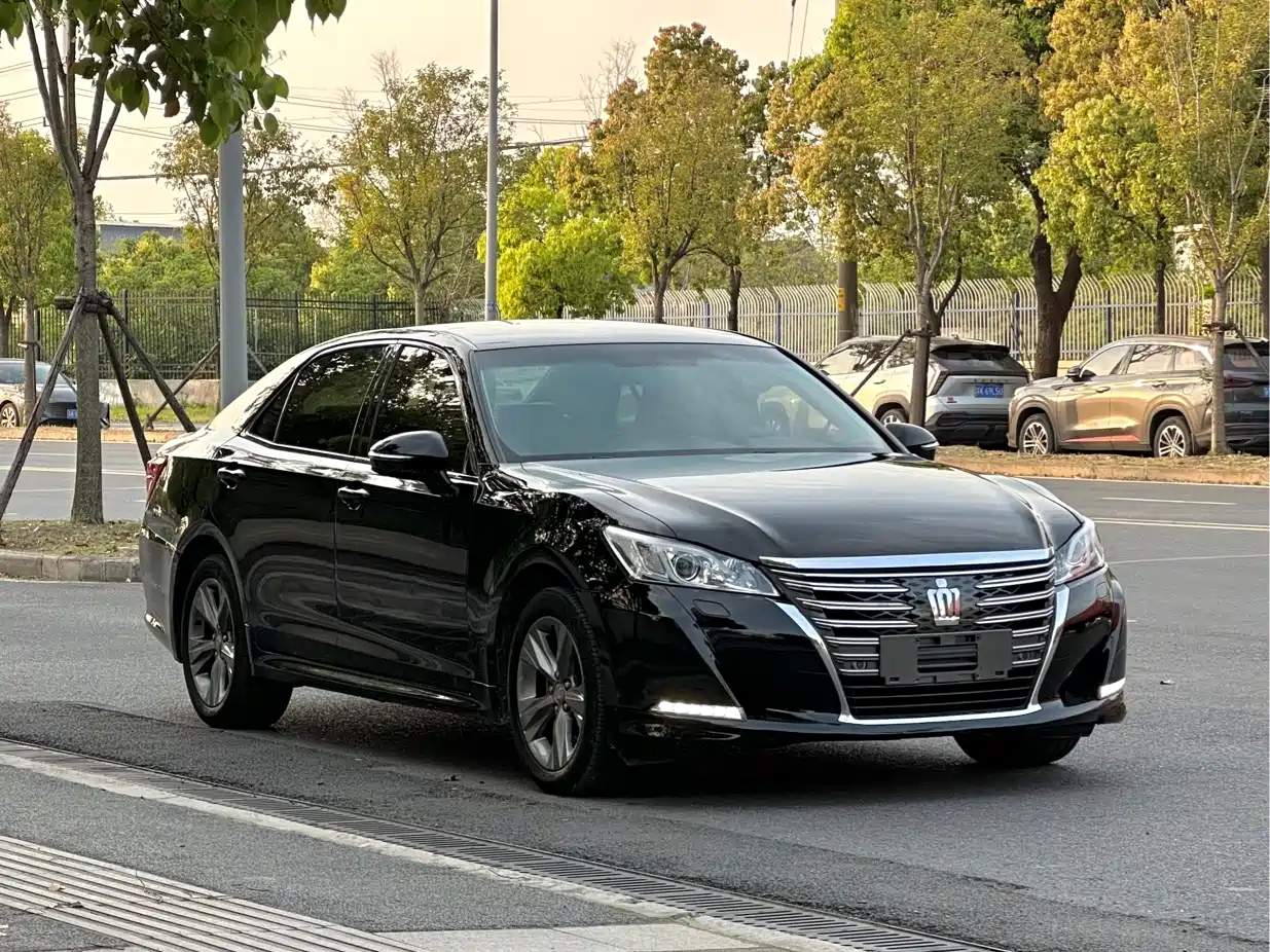 Toyota Crown 2015 2.0T Pioneer фото 3