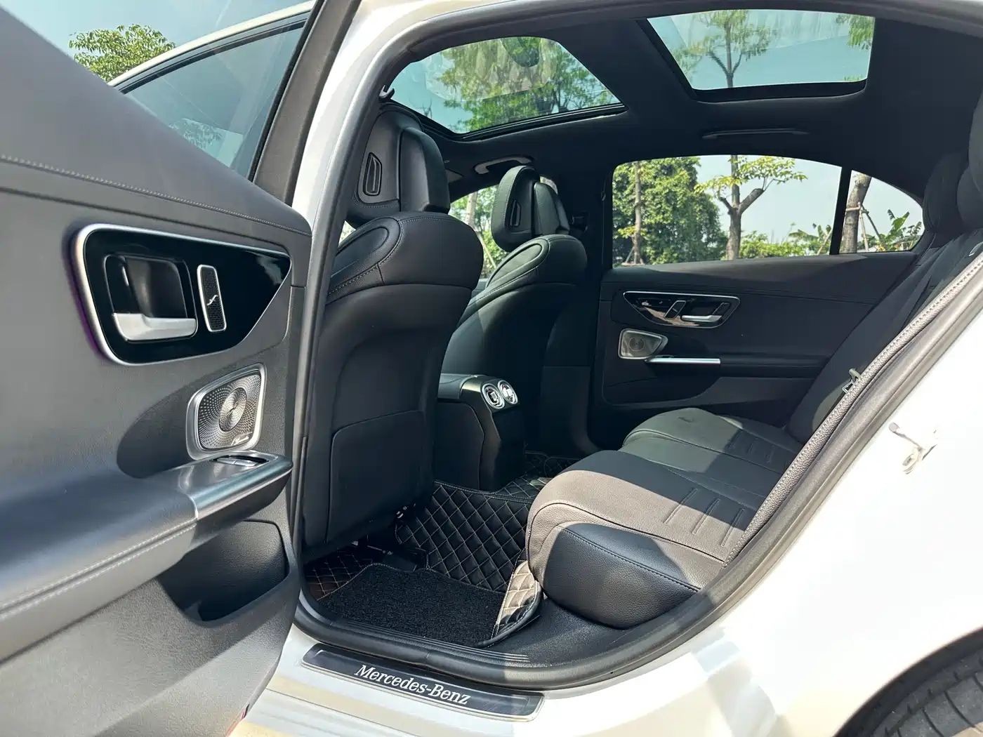 Mercedes-Benz C-Class 2025 C 260 L Night Sport Edition фото 9