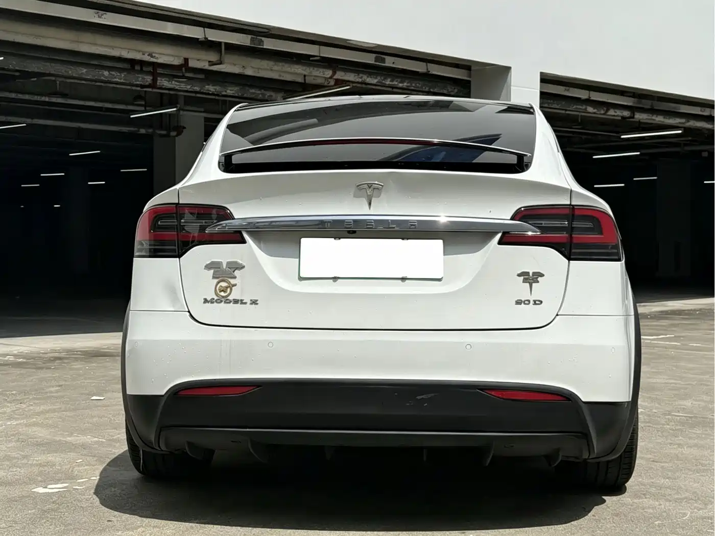 TESLA MODEL X