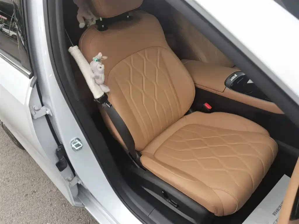 Geely Galaxy Galaxy A7 2025 EM-i фото 25