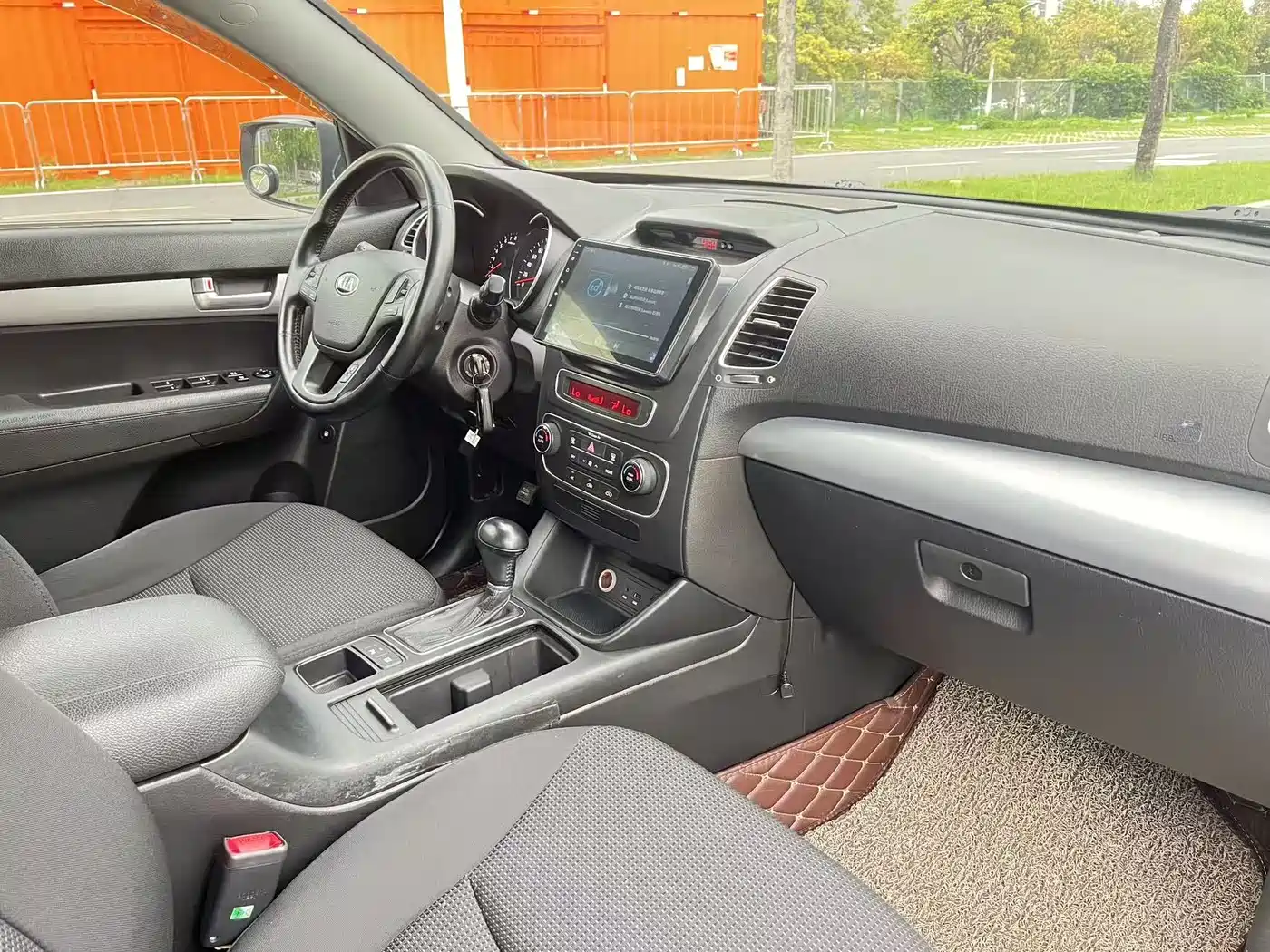 Kia Sorento 2012 2.4L Gasoline Luxury Edition фото 29