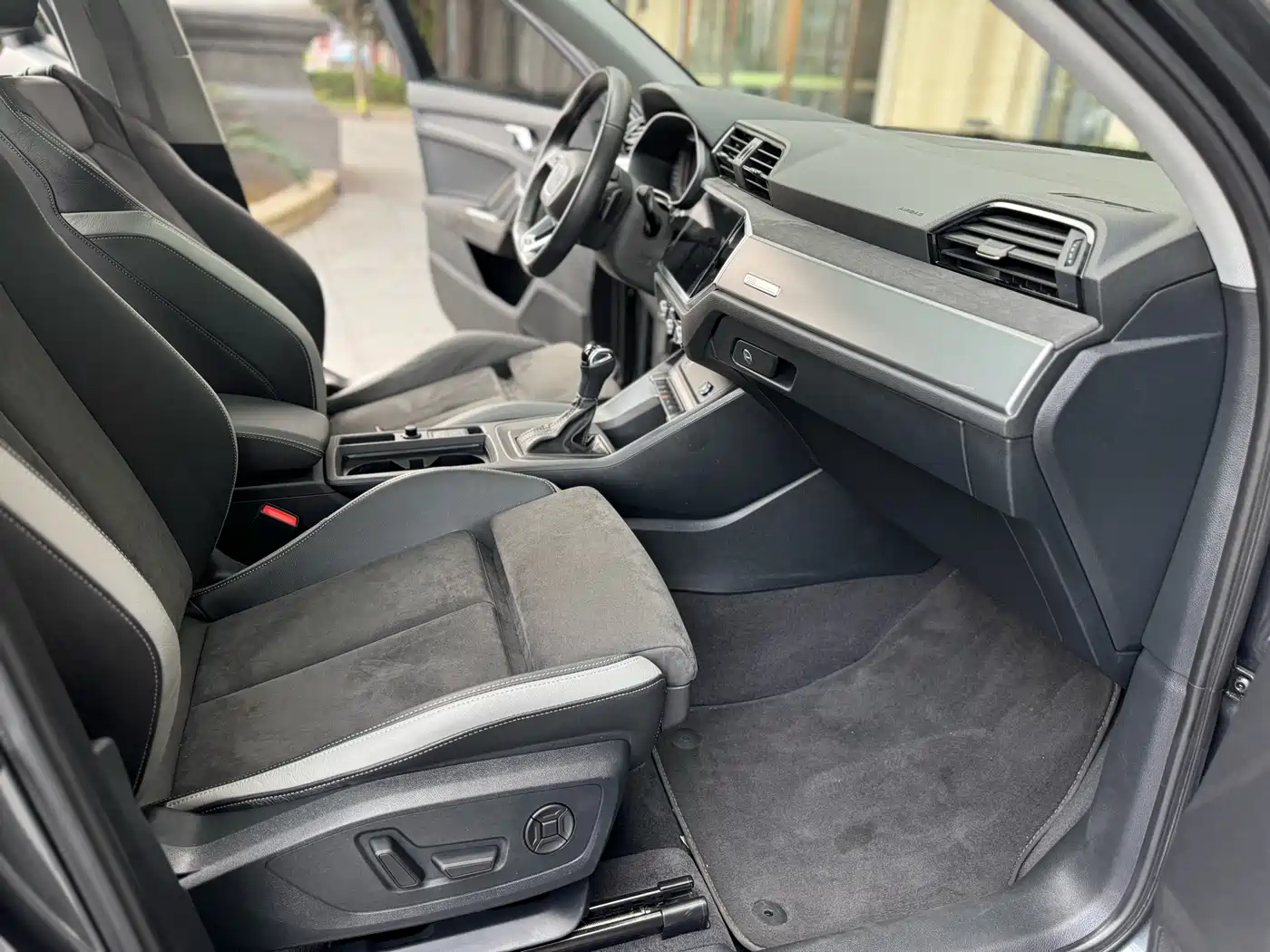 Audi Q3 2021 35 TFSI Fashion Sport фото 6