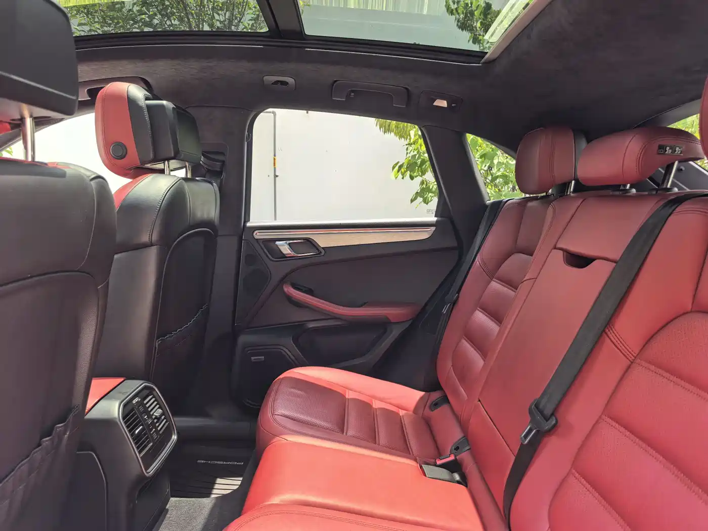 Porsche Macan 2016 Macan Turbo 3.6T фото 8