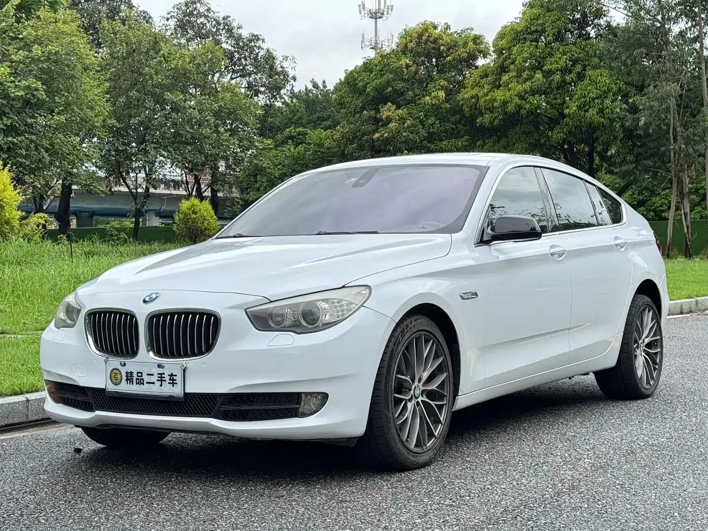 BMW 5 Series GT 2010 535i Luxury Model