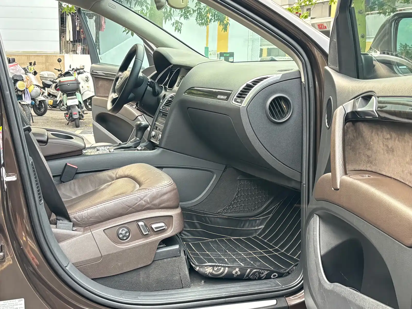 Фото 10 - Audi Q7