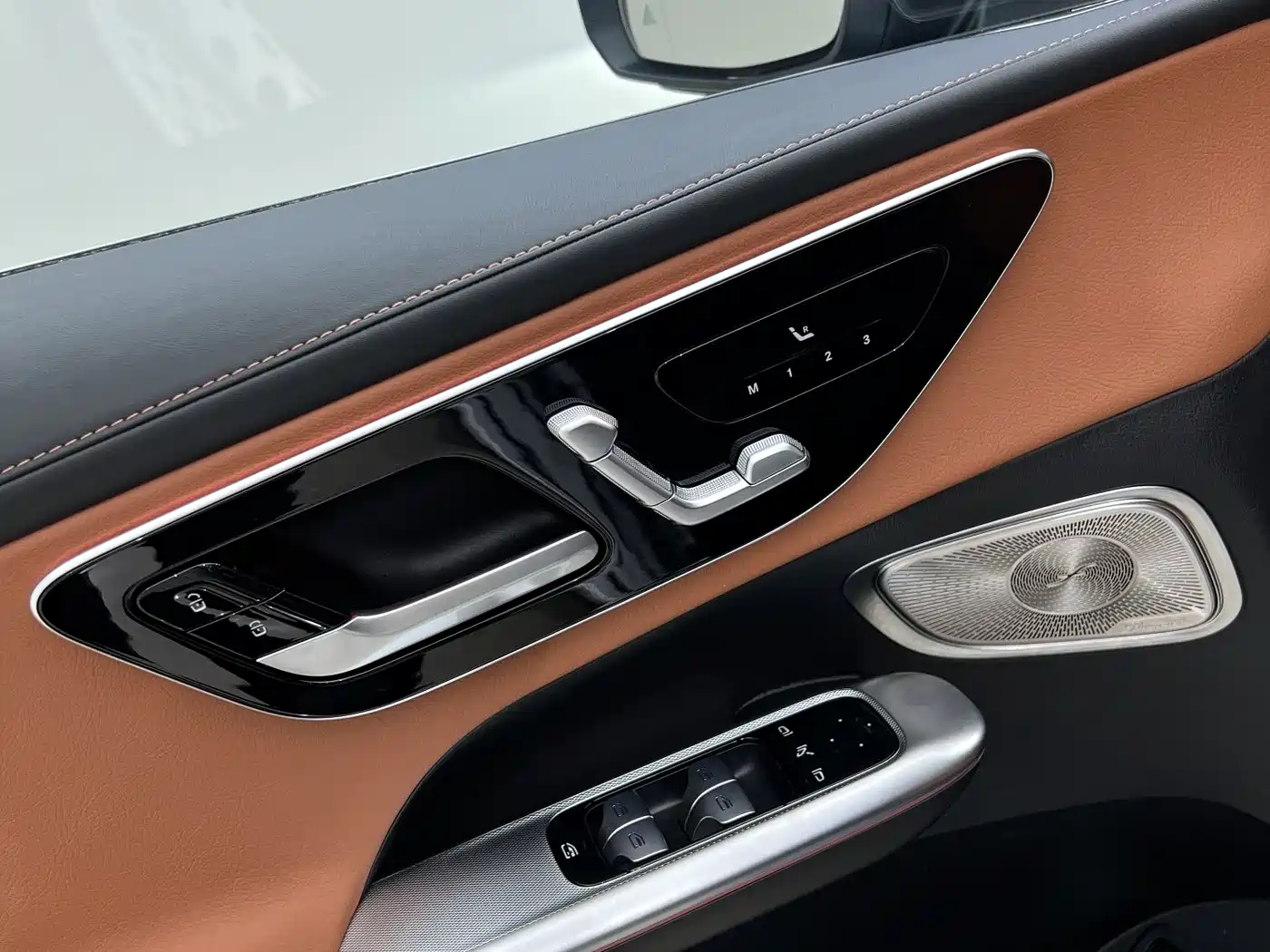 Mercedes-Benz GLC 2025 GLC 300 L 4MATIC Luxury 5-seater фото 8