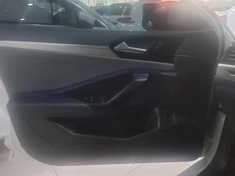 Volkswagen Sagitar 2022 280TSI DSG Surpassing Edition фото 7