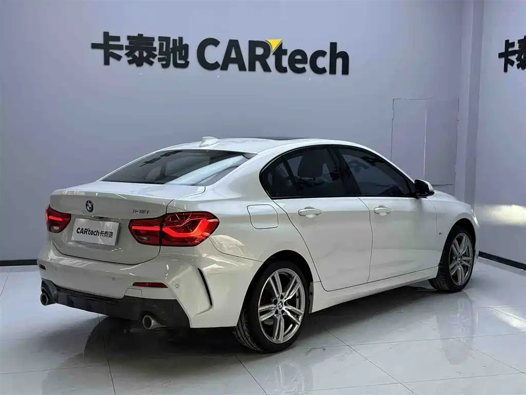 BMW 1 Series 2020 Model 125i Leading M Sport Package фото 4